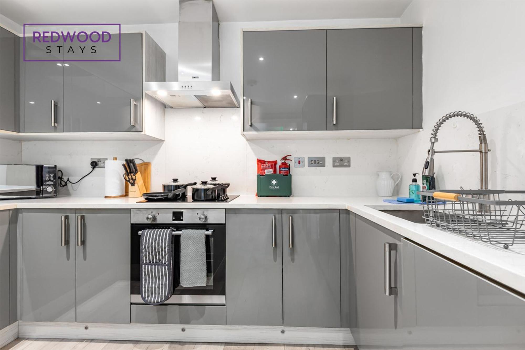 1 Bed 1 Bath Town Center Apartments For Corporates & Contractors, Wifi, Netflix And Parking On Selected Units By Redwood Stays Aldershot Exterior foto